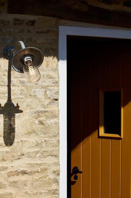 Dawn At The Sun Inn Felmersham, Our Signature Duplex Suite Sharnbrook 外观 照片