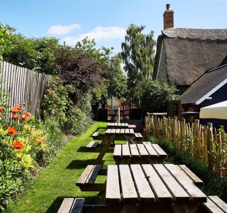 Dawn At The Sun Inn Felmersham, Our Signature Duplex Suite Sharnbrook 外观 照片