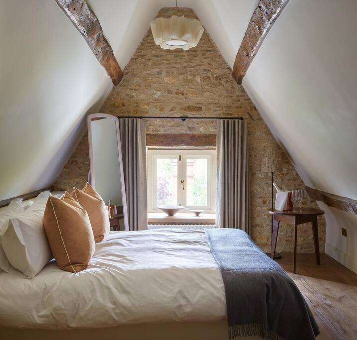 Dawn At The Sun Inn Felmersham, Our Signature Duplex Suite Sharnbrook 外观 照片